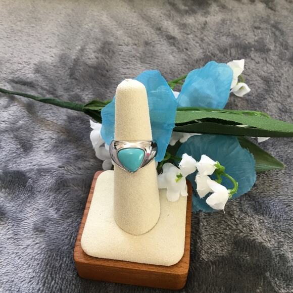 Shopeunoia Boutique Jewelry - Sterling Silver Blue Stone Ring